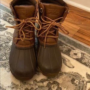 Little girl Sperry duck boots